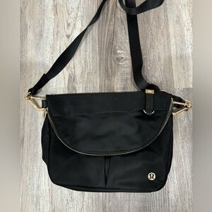 Lululemon All Night Festival Bag 5L Black/Gold new without tags